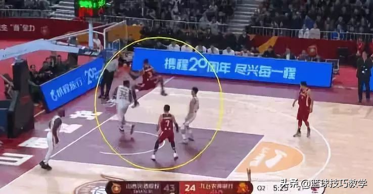 为什么cba不能挂框(挂框飞身踹人，动作太大了吧？CBA开出开赛至今最大的罚单)