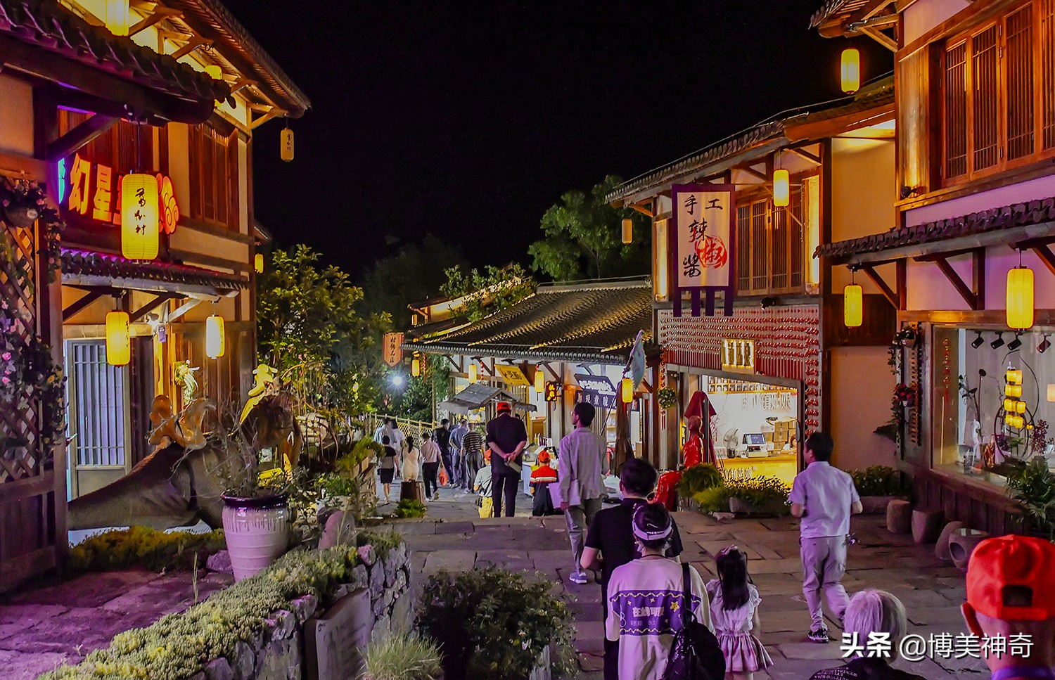 夜往葛仙村，瞧一瞧仙人的夜生活；晨登葛仙山，上一柱平安祝福香