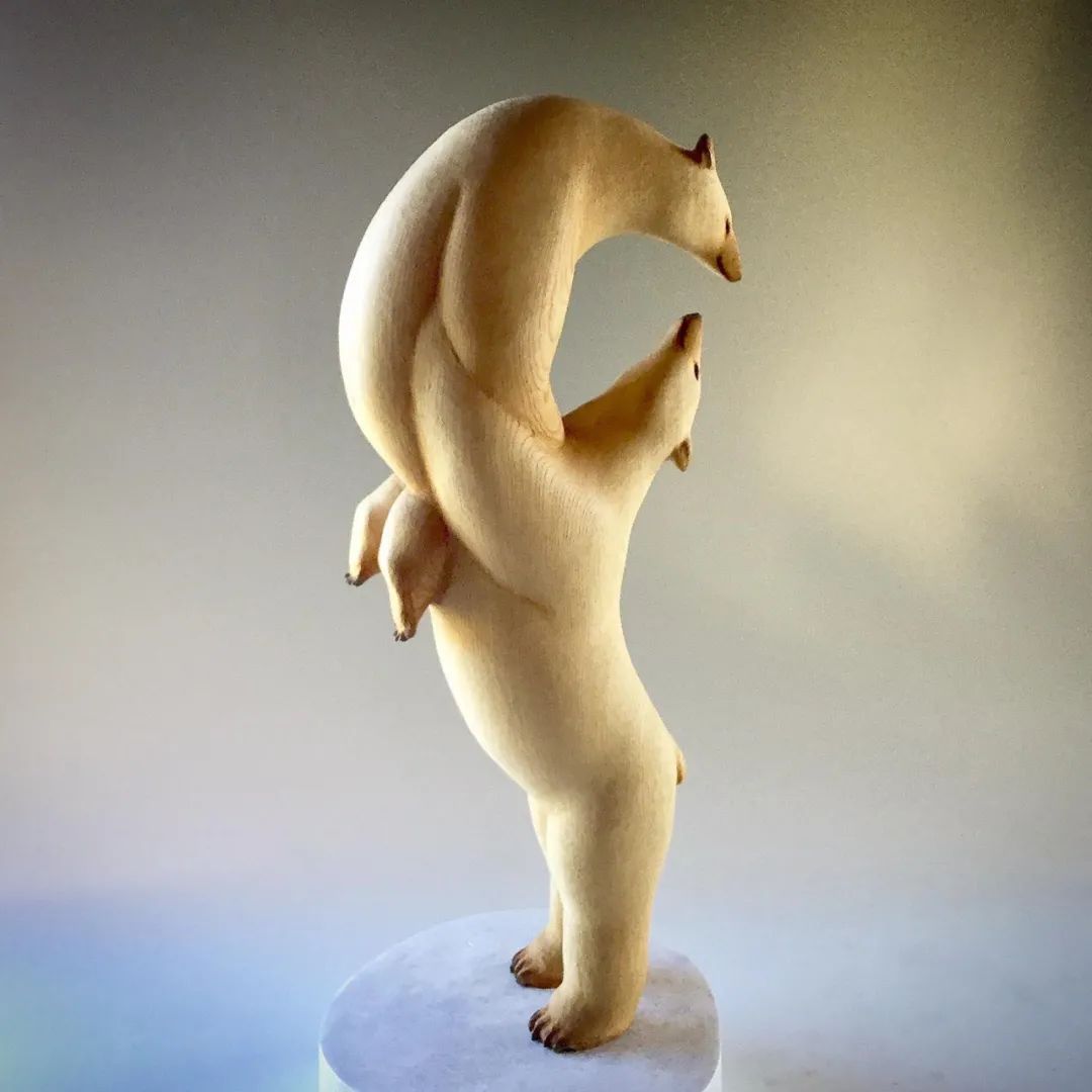 60岁日本老人的“治愈系”木雕，让人直呼“幸福”：太大胆了吧