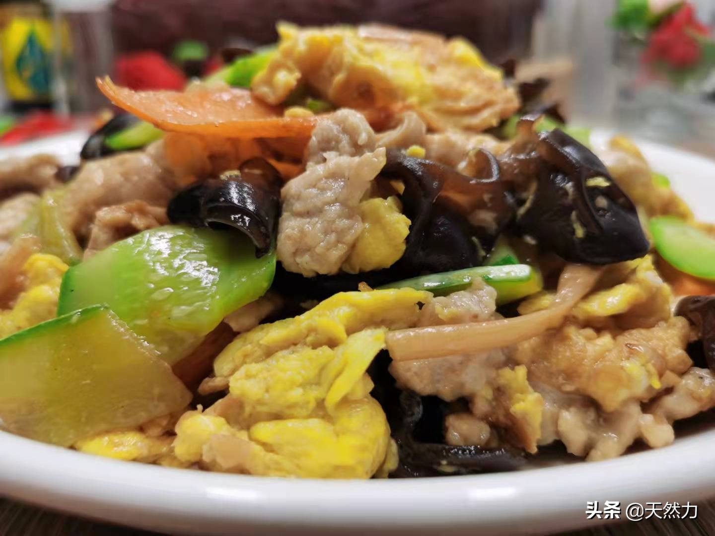 木须肉制作技巧：菱形片切法详解