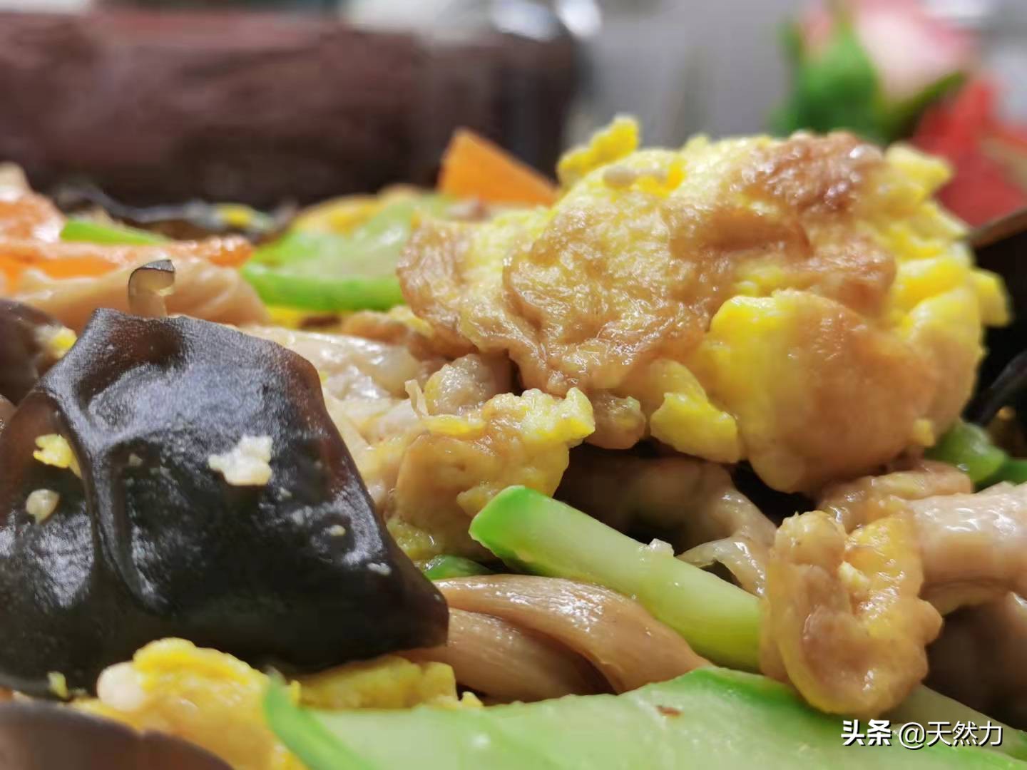 木须肉是传统的经典名菜，做法简单，步骤是关键，看一遍就能学会