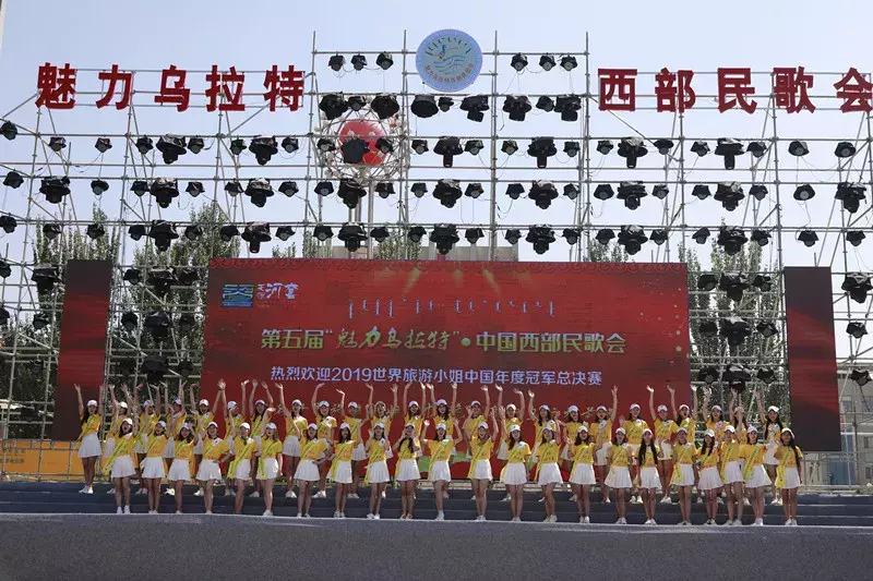 世界旅游小姐畅游巴彦淖尔，美女＋美景，保证让你看花眼