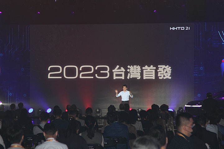 续航700公里，价格低至20万内，富士康三款电动车实拍
