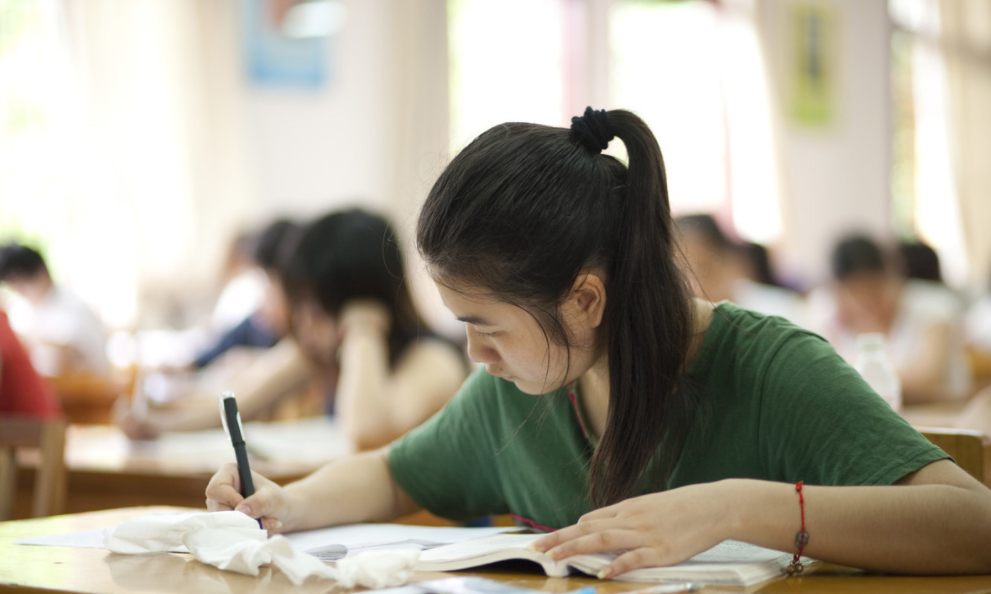 最真实大学女生寝室（江西一女学生寝室大型内卷现场）