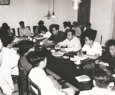 1958年，辽宁有了第一所综合性大学，这位国家领导人亲笔题写校名