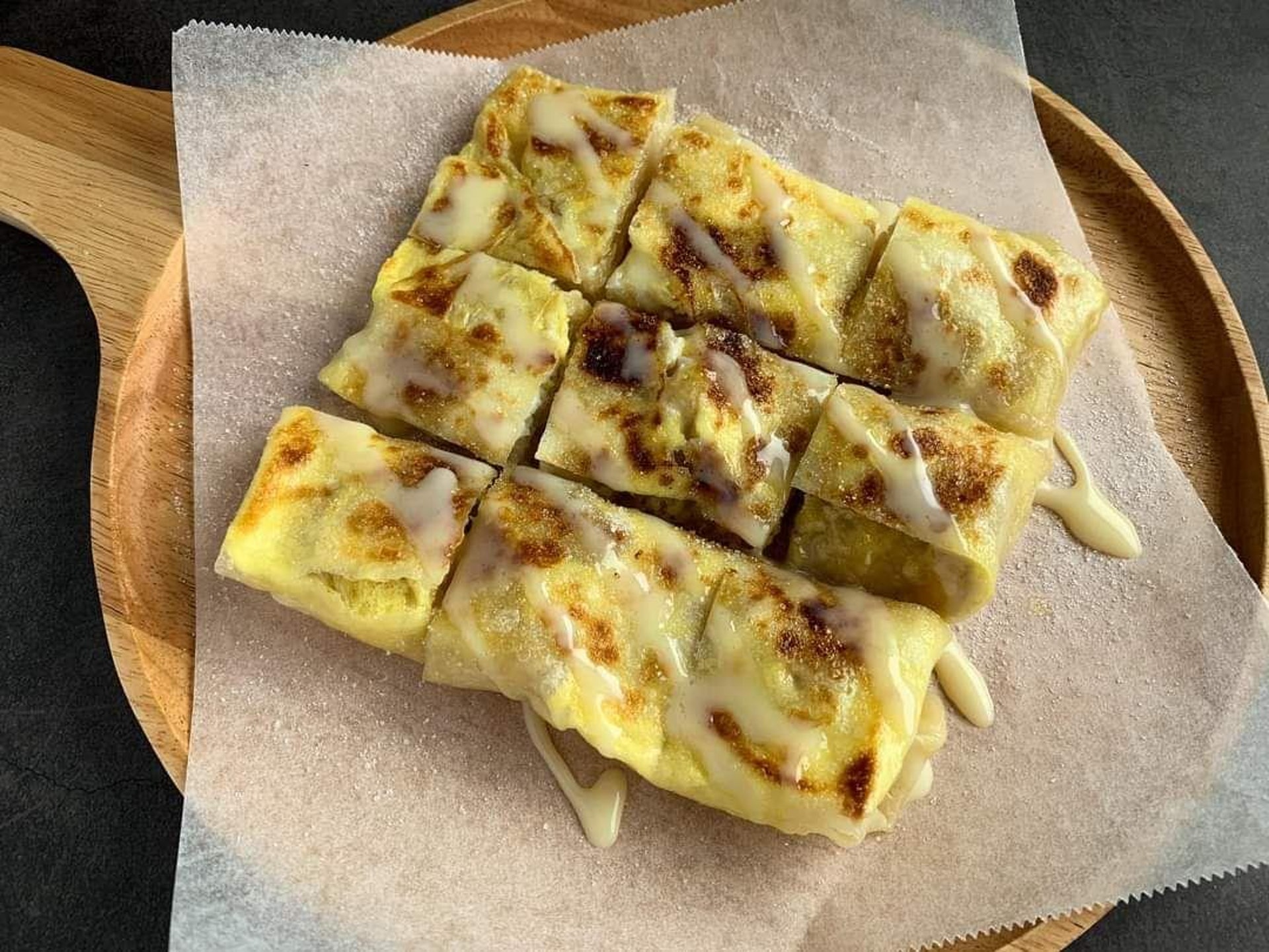 不酥脆,整体口味简直一模一样,这个马来西亚的roti canai饼皮也太好用