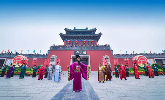 常年被黑被吐槽,实际是个唐风国潮不输西安的宝藏旅行地