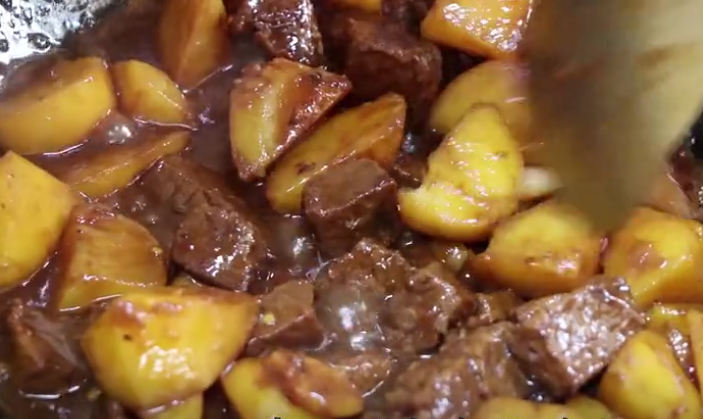 土豆燉牛肉,土豆燉牛肉家常做法