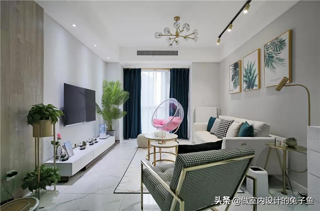 客厅有个梁，别瞎装修，利用这8种方式解决，完美