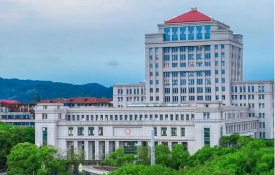 我国“实力雄厚”的10所财经大学，分三个档次，毕业年薪10万以上