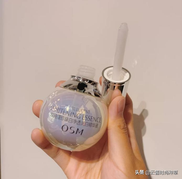 最近一款國產精華走紅！美白修複還抗氧，李佳琦：效果不輸蘭蔻