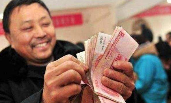 一个人的退休金5000元，没有其他收入，那还算是穷人吗？