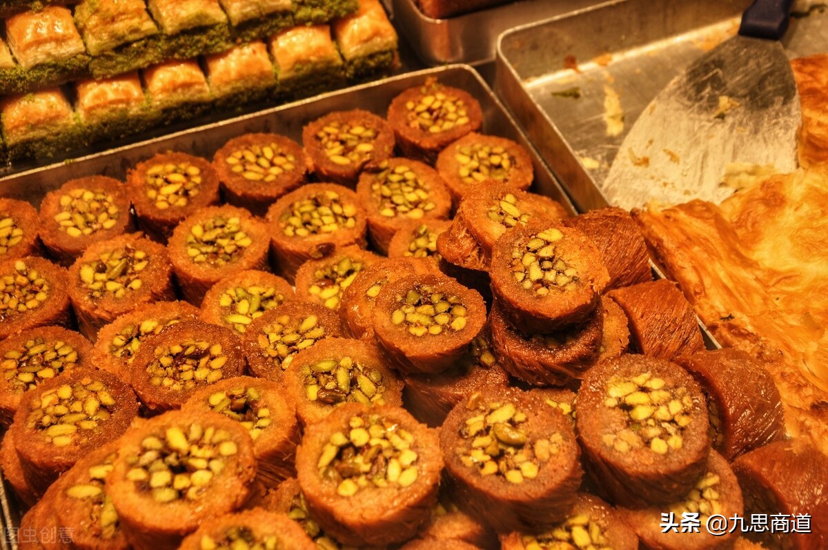 95后美女开蛋糕店，巧妙利用这2招，14天内吸引近1100名会员