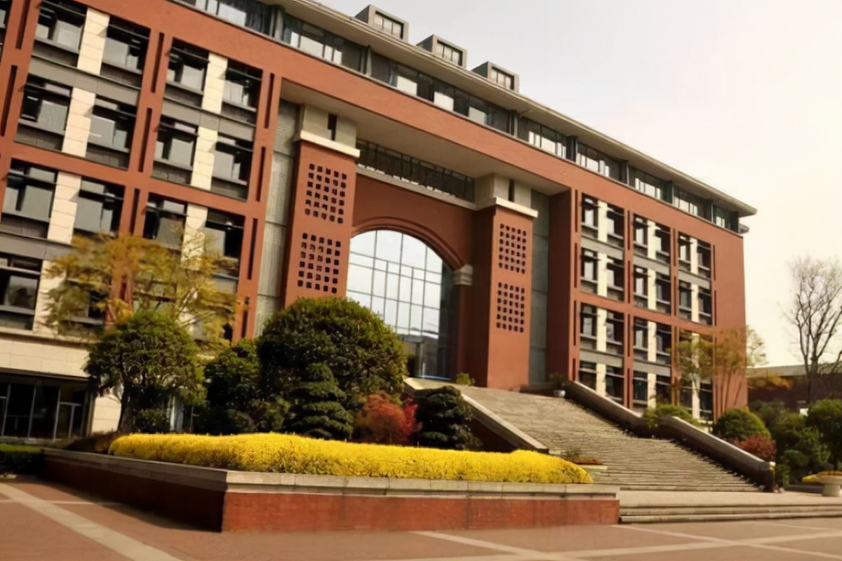 成都3所“王牌”中学，本科升学率达98.5%，人称“蓉城升学摇篮”