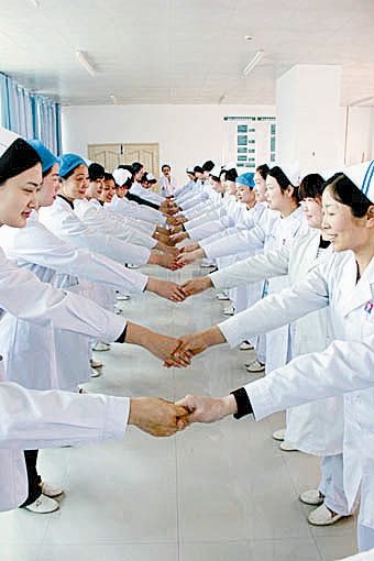 四川大学附设华西卫生学校（四川大学附设华西卫生学校怎么样_和医科技校相比谁更好）