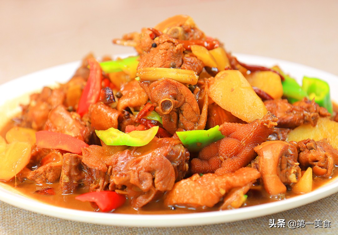 沙湾大盘鸡怎么做才好吃？厨师长教你做法和技巧，麻辣鲜香又入味