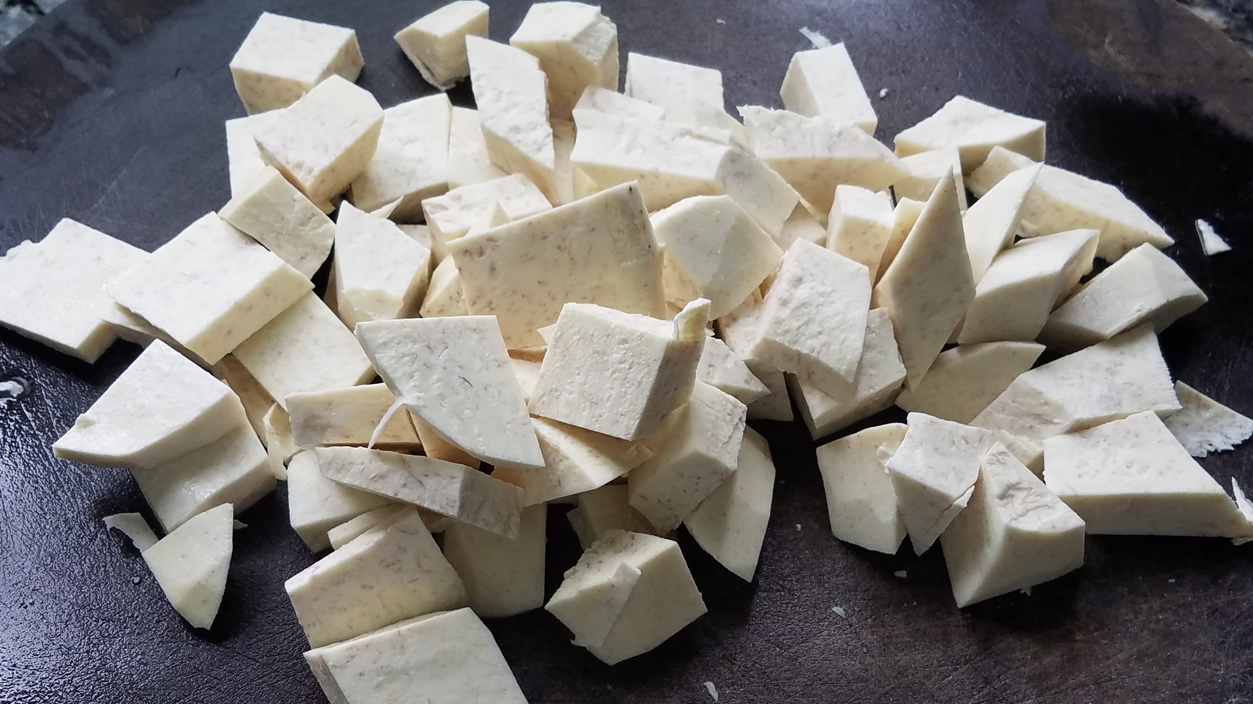 香芋西米露,广东很好喝的一道糖水,做法简单味道香,我家经常做