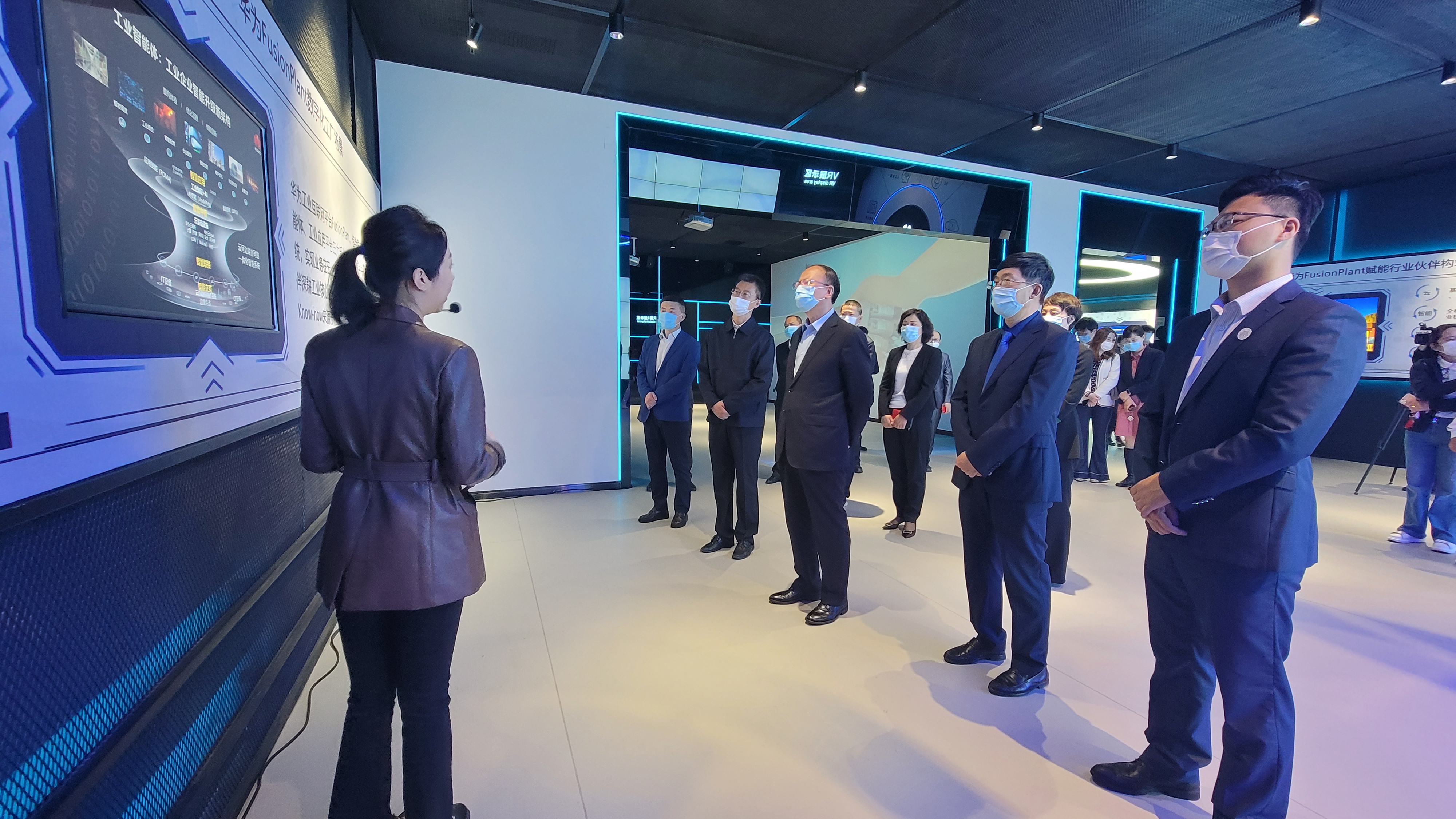 校企合作求共赢，产教融合谋发展