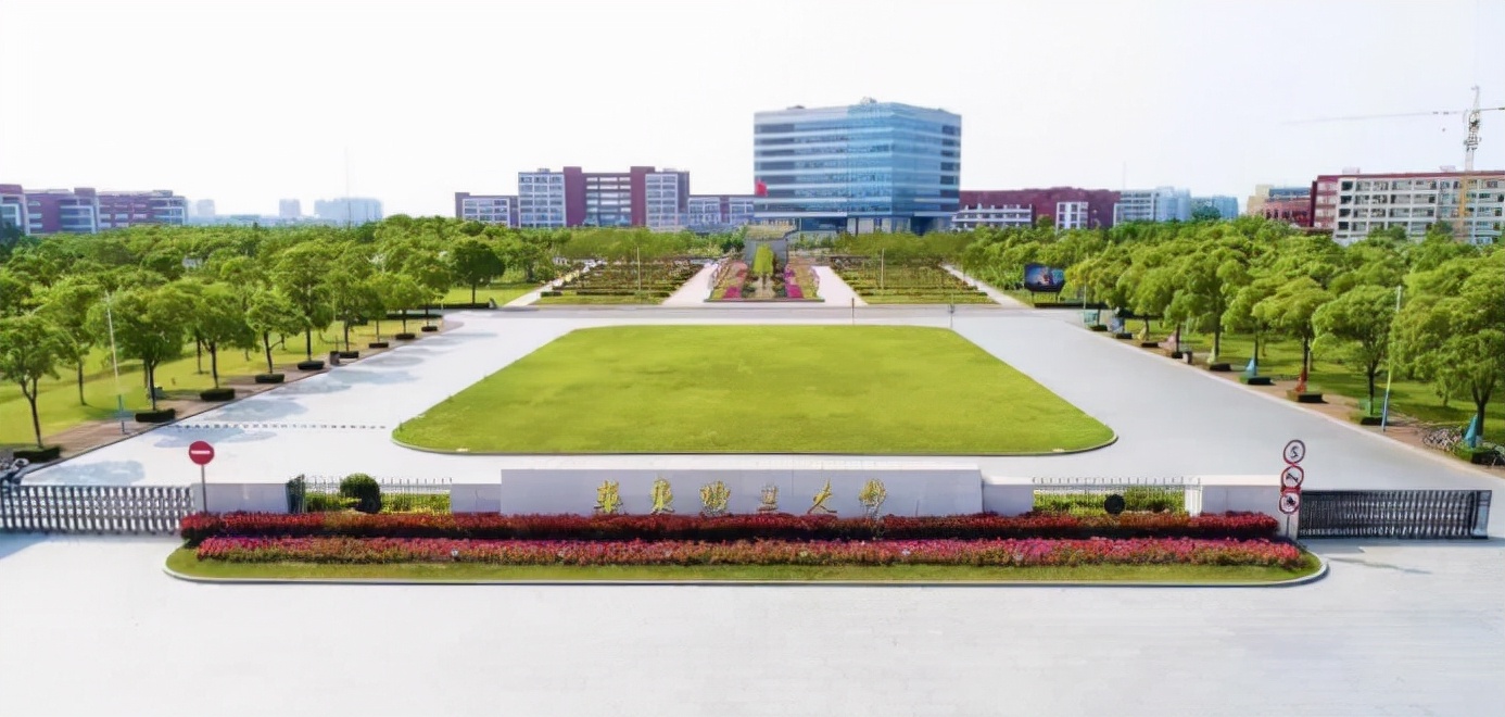 与苏炳添角逐百米赛道、横扫伊藤美诚，这些运动员都来自上海同所高校！