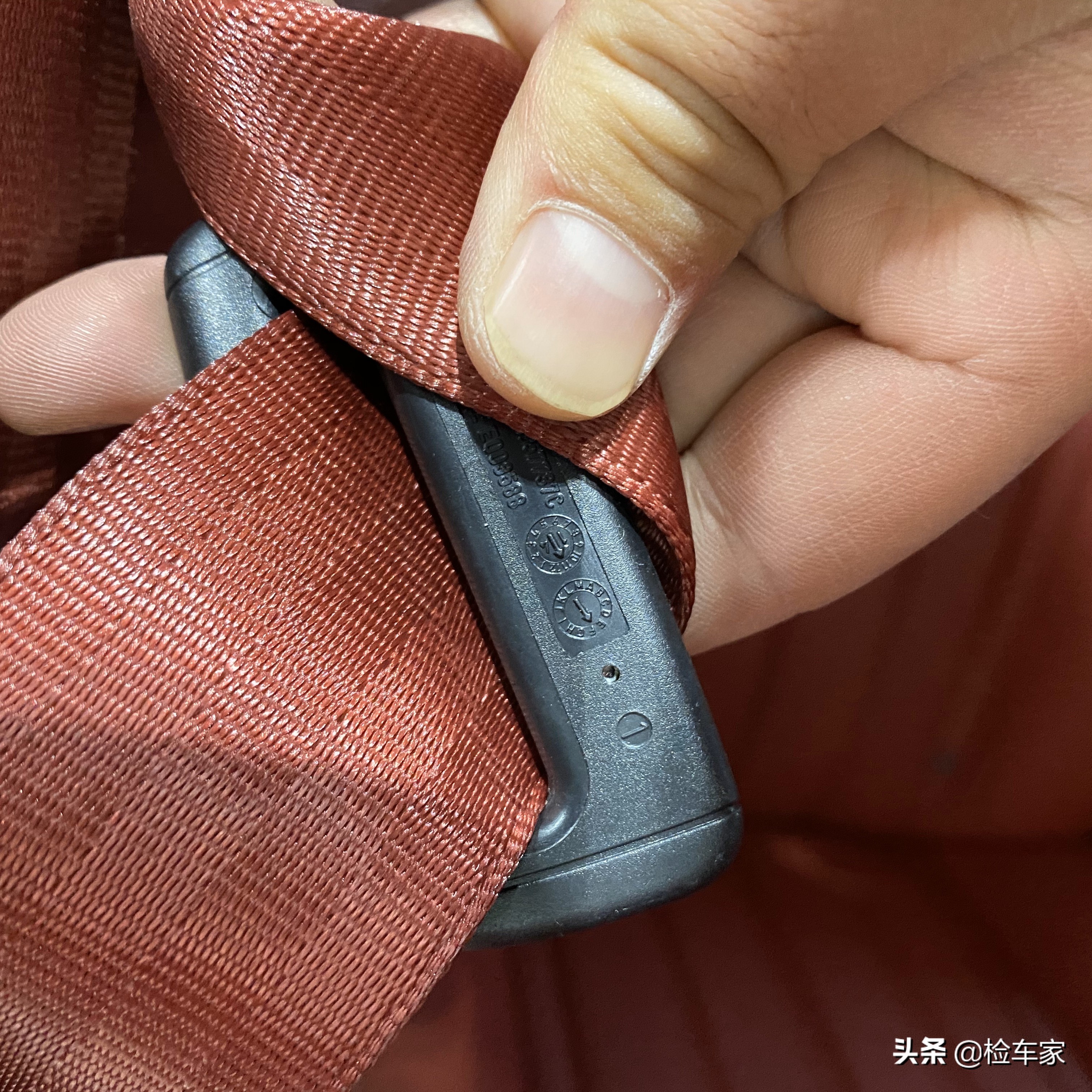 奢华轿跑，才开两万公里贬值130万，168万买台宾利欧陆GT划算吗？