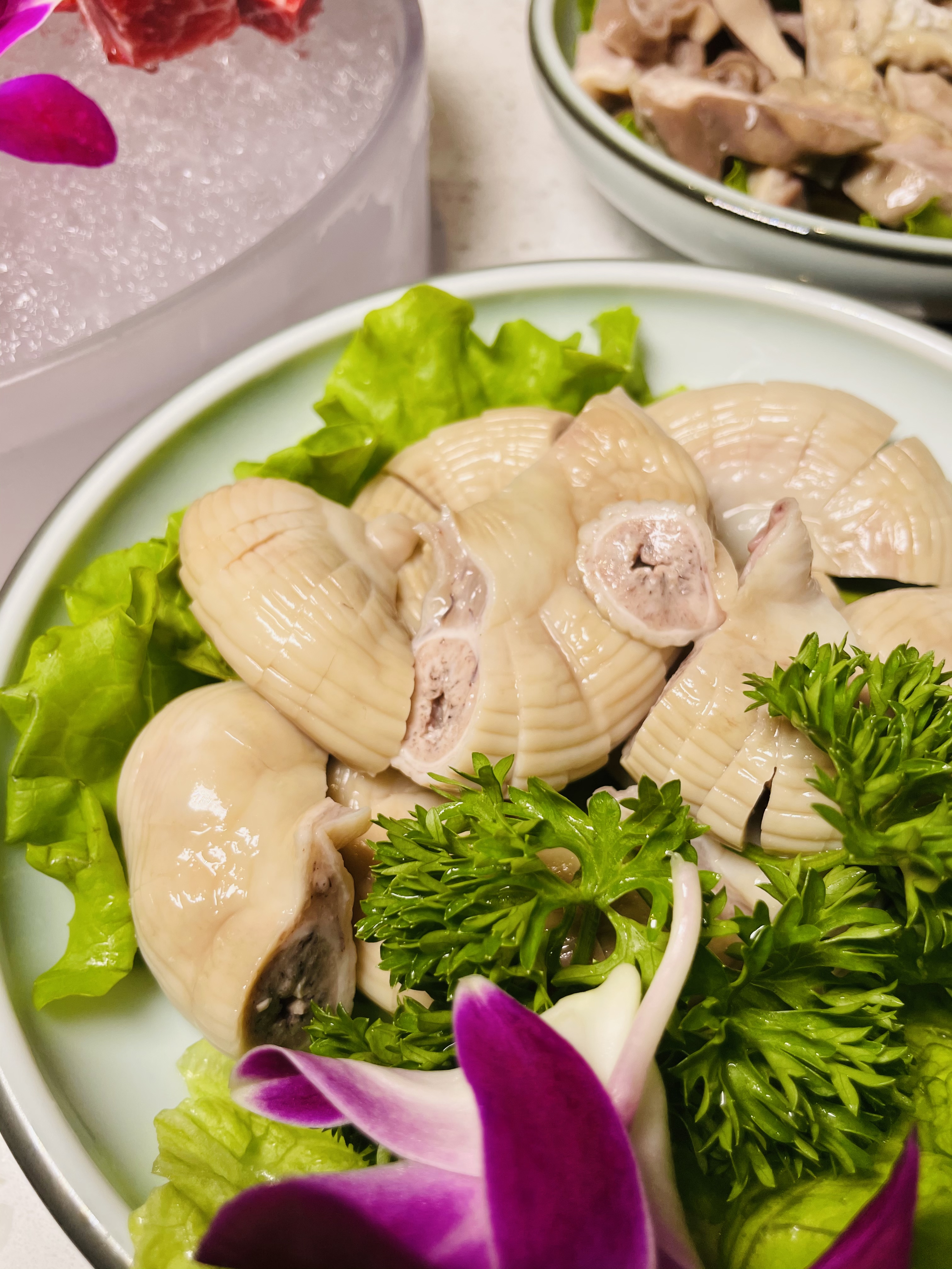 就在长职附近新开了一家鸡鲍鱼的店，以后再想吃真的太方便了