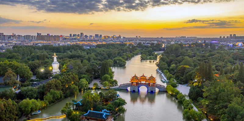 有"淮左名都,竹西佳处"之称,又有着"中国运河第