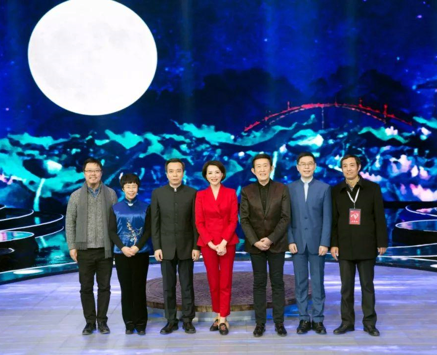 石壕吏主旨康震解读石壕吏引发争议知名教授痛批不知在侮辱谁的智商