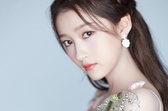 谁是关注度近期飙涨的95后女明星TOP10之首？关晓彤沈月吴佳怡