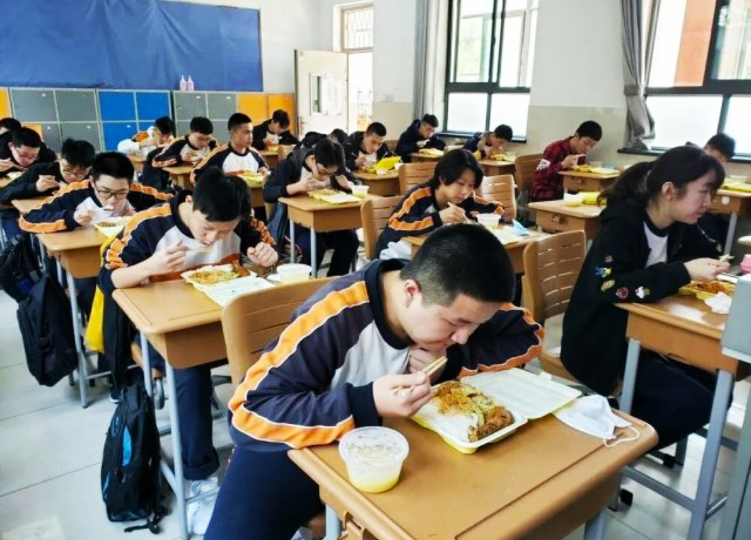 为何女生到了高中后劲不足，而男生会具有优势，尤其到了高三