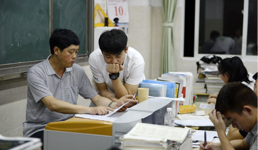 20年高考新规，复读生将受影响，了解“报考标准”对高考更有利