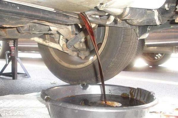 刹车油漏油图片(油封漏油无非这4种原因) - 赤虎壹号