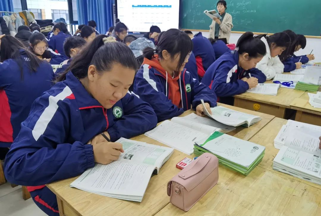 南湖行知学子在“相约上合杯”俄语大赛中喜获佳绩