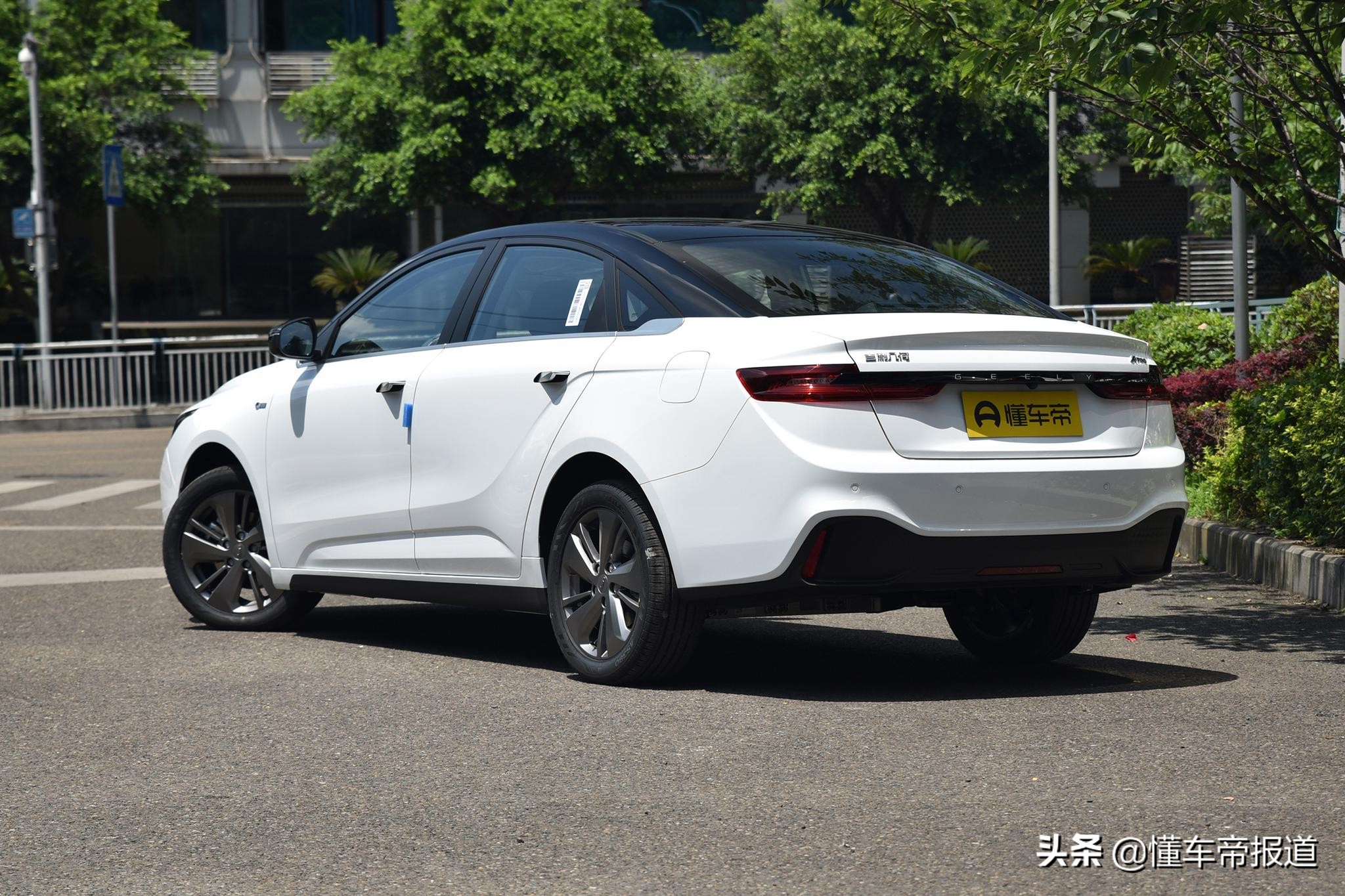 新车 </p><p>　　 续航600公里，售价14.87万元，吉利几何A Pro A600亚运版上市