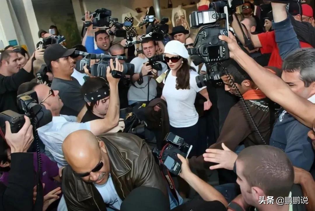 小甜甜布兰妮堕落史：强送精神病院，被父囚禁13年的她渴望逃离