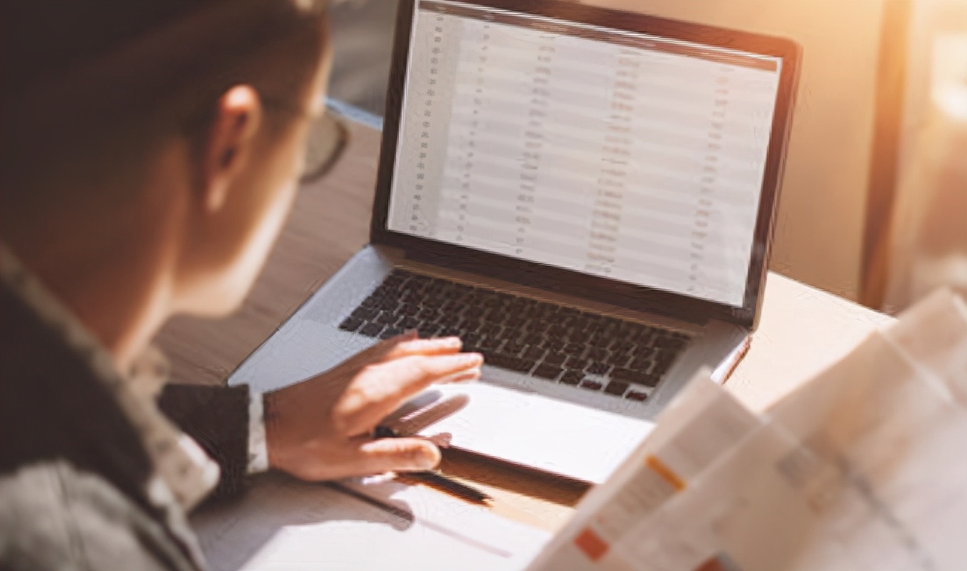 大学中经济学专业实力排名，复旦反超清华，上海交大位列第10