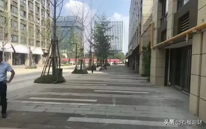 揭秘:开水果店有多赚钱?商铺投资还值得吗?