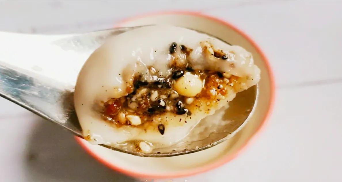 做汤圆，和面是关键，从馅料到包详细做法教给你，不露馅也不破皮