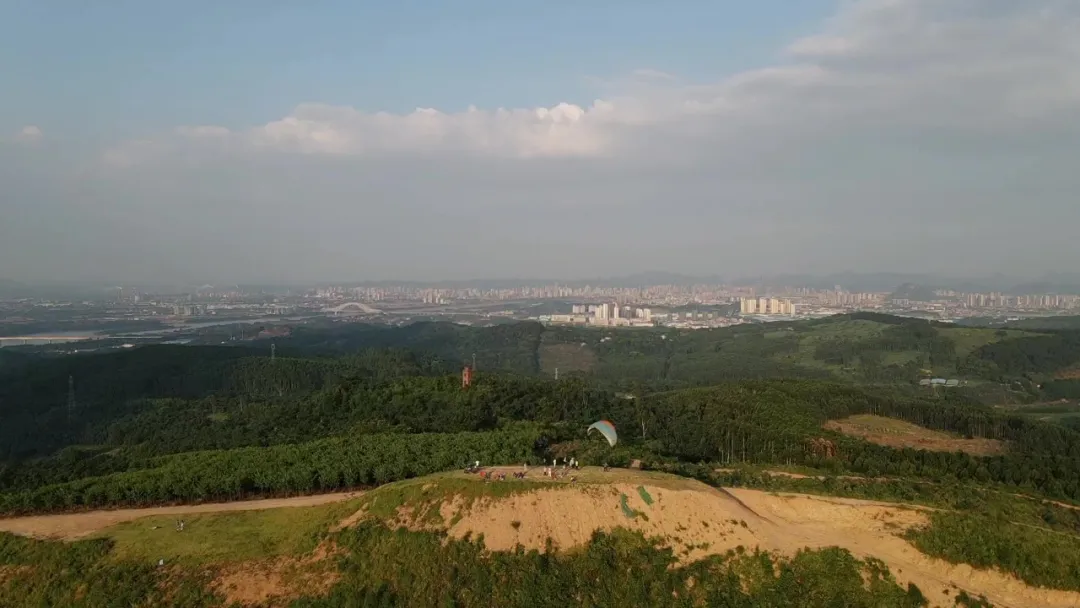 滑翔伞初体验｜等风来，御风而行，最极致的放松和自由，你敢来吗