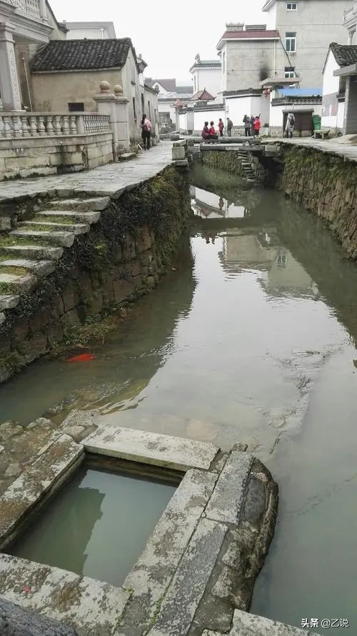 “井水”不犯河水，还是“河水”不犯井水？别听景区的听老师的