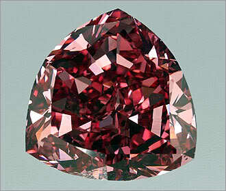 是世界上十大最宝贵的宝石，最便宜的一件要数百万元