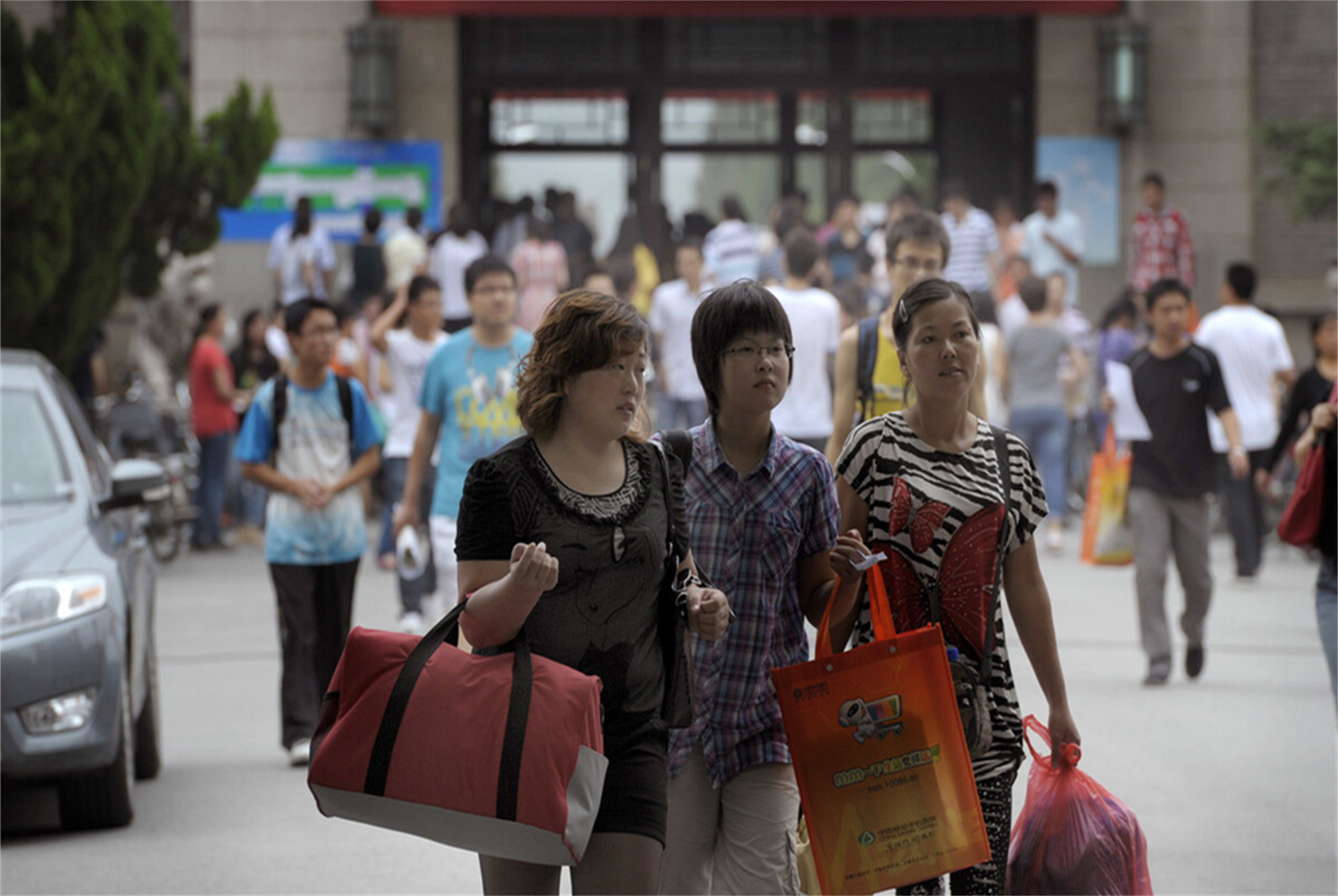 当代大学生消费等级出炉：一千块只够“温饱线”，出人意料的壕
