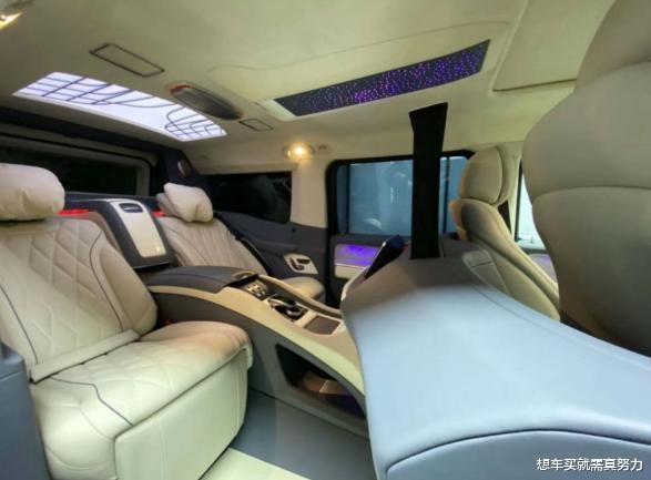 车商450万进来一辆5.98米奔驰G550, 大半年也没卖出去, 坦言亏本