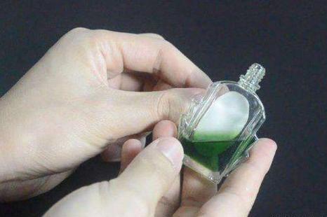 502胶水粘在手上怎么去除（502胶水粘在手上去除的2个办法）