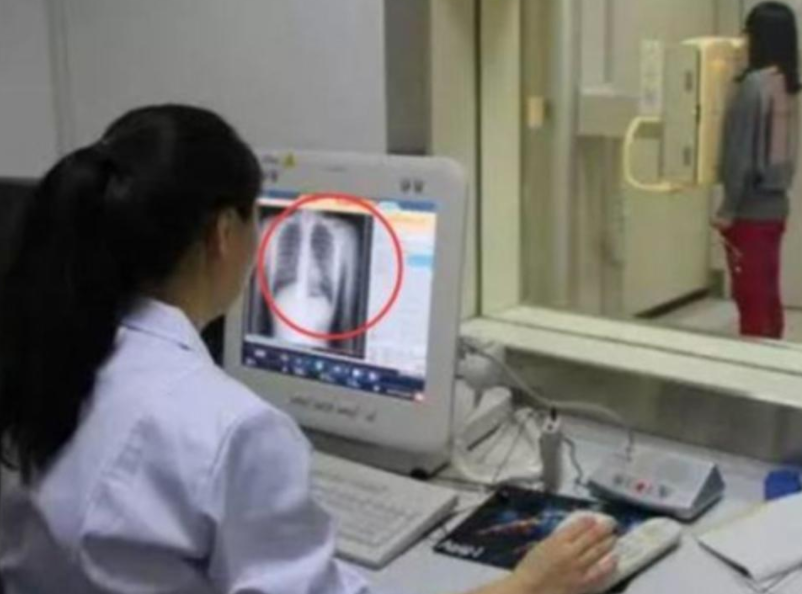 大学生体检时被医生搞（大三学生实习期体检）