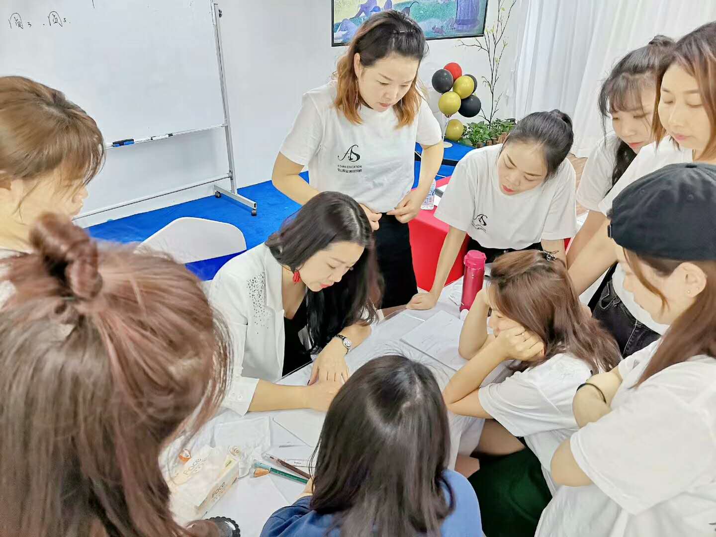 美业培训走了很多弯路？学校多，套路多，两招教你挑选正规学校！