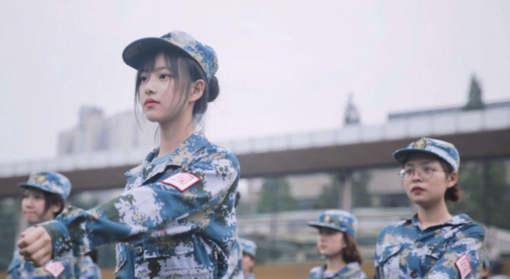 大一学生不能报考英语四级，新生困惑不已，学长们道出实情