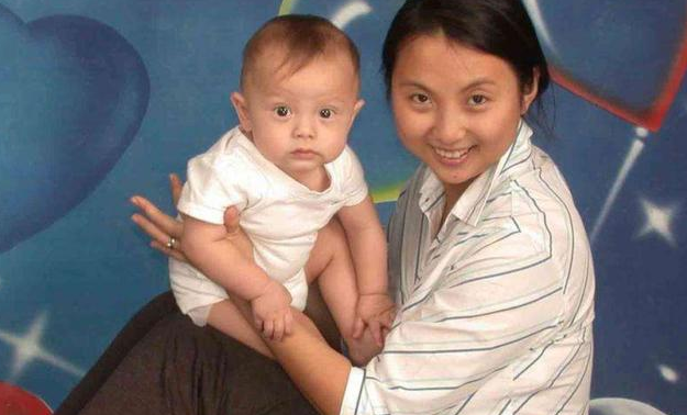 当年把克林顿问得哑口无言的北大女孩，一夜爆红，后来怎么样了