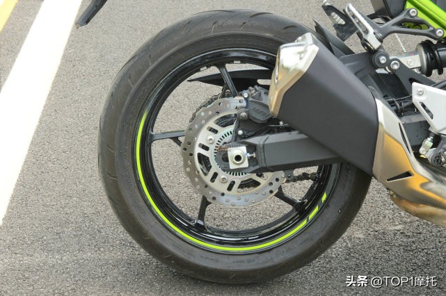 不只是性价比高 准公升级四缸街车 川崎Z900简单试驾