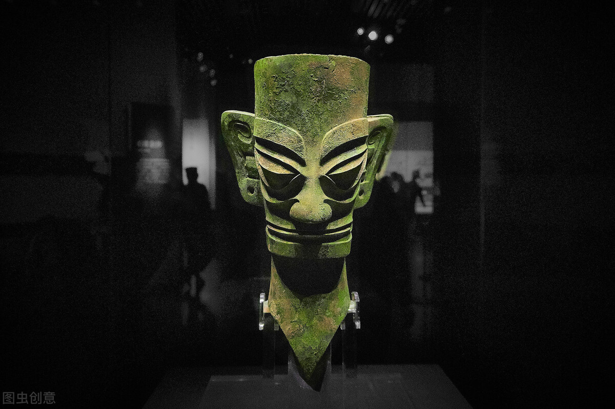 三星堆还在发掘，同时期的中原却充满着血腥和杀戮？是真的吗？