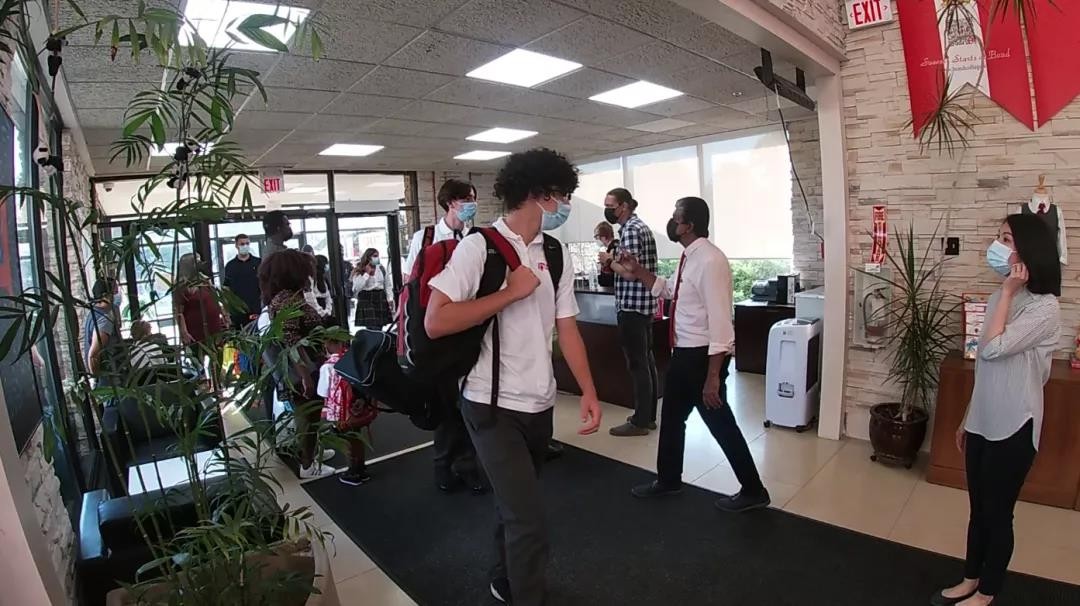 加拿大邦德多伦多国际学院开学第一天！欢迎回校